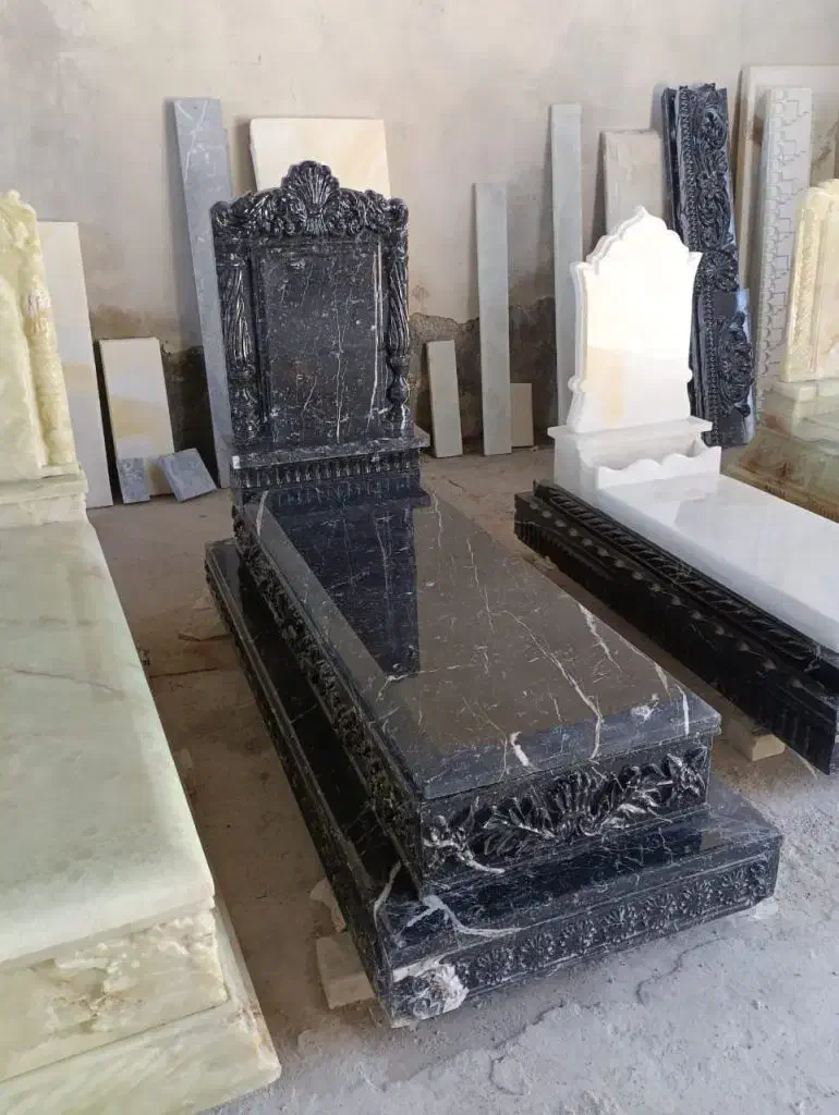 سنگ قبر پیدا شده|اشیا|زند, |دیوار