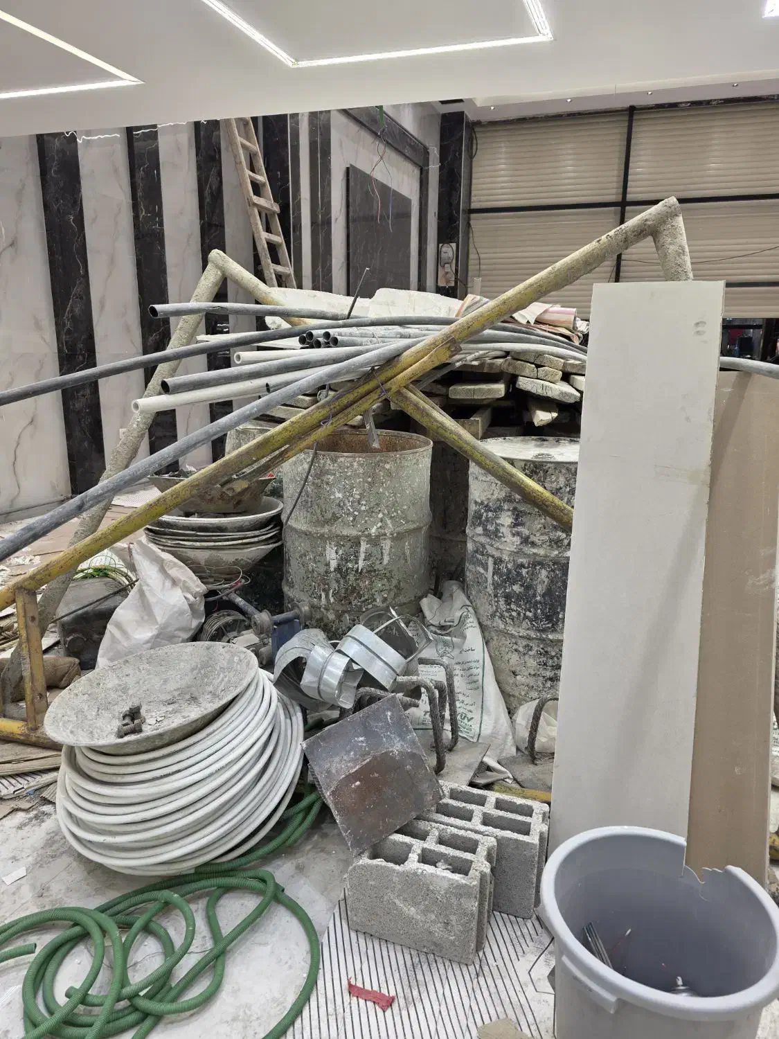 فروش تخته و بشکه و زیرپایی بنایی و بالابر|مصالح و تجهیزات ساختمان|تبریز, |دیوار