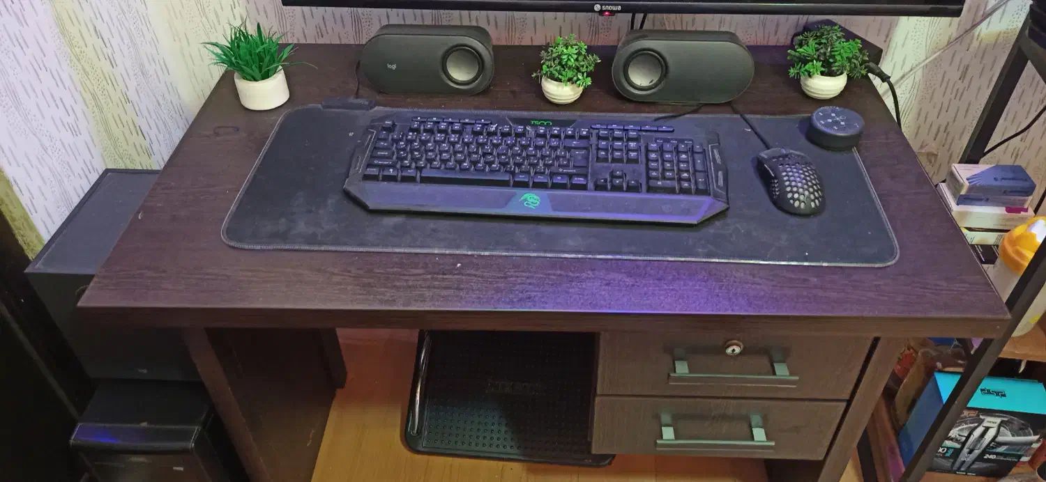 میز|میز تحریر و کامپیوتر|لاهیجان, کوی آزادگان|دیوار