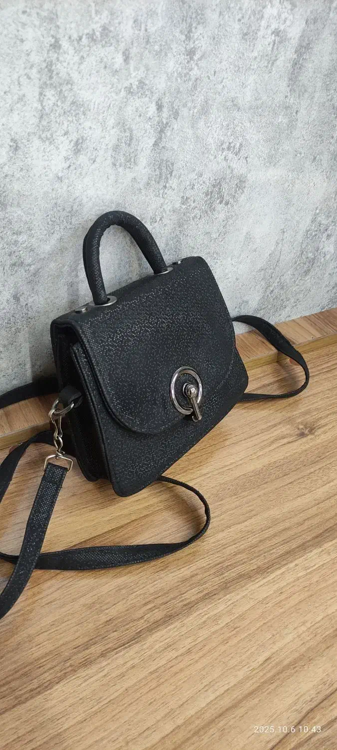 کیف نو|کیف، کفش، کمربند|دوگنبدان, |دیوار