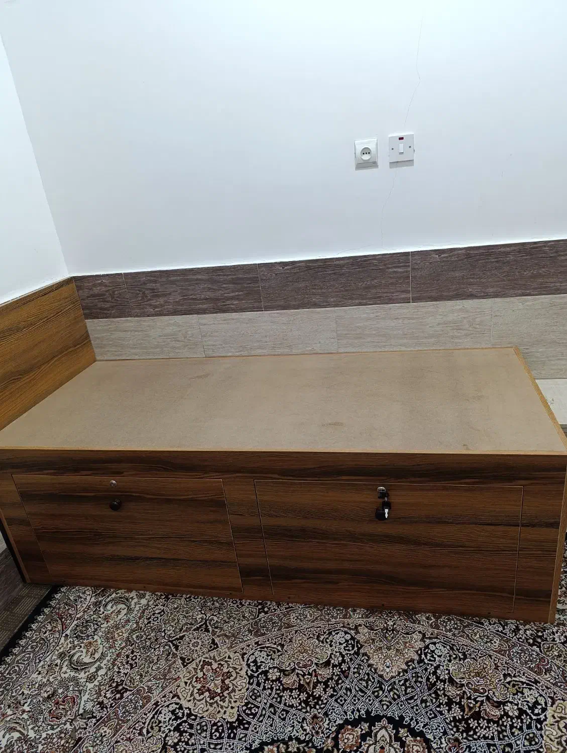 تخت یک نفره|تخت و سرویس خواب|درگهان, |دیوار