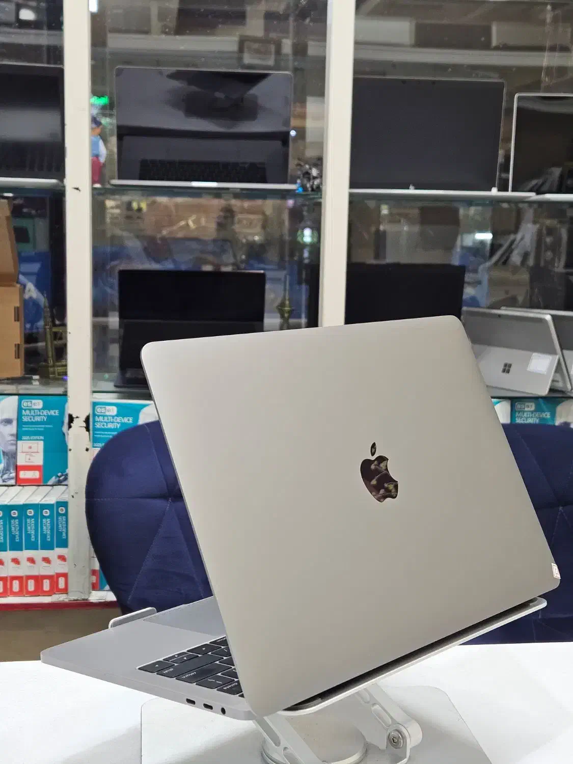 Apple MacBook Pro 2019 A1989 14 نقدواقساط|رایانه همراه|تهران, فلسطین (میدان انقلاب)|دیوار