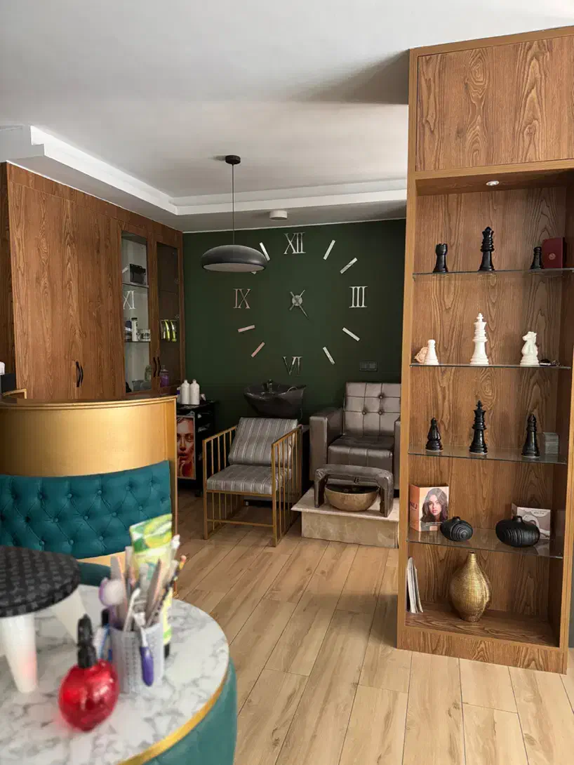 استخدام ناخن کار مژه کار و بند و ابروکار کوپ کار|استخدام درمانی، زیبایی، بهداشتی|تهران, عباس‌آباد|دیوار