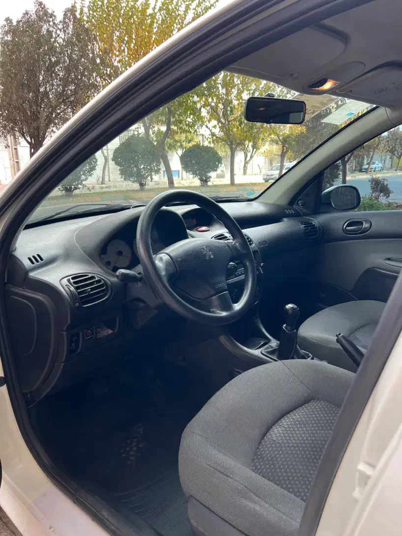 206 مدل آخر98 بی رنگ کم کار با برگه کارشناسی معتبر|خودرو سواری و وانت|کرج, شهرک احمدیه|دیوار