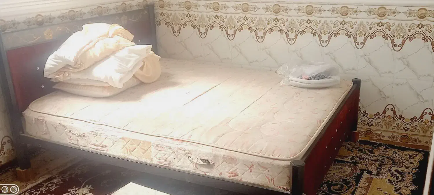 تشک همراه تخت سالم|تخت و سرویس خواب|سراوان, |دیوار