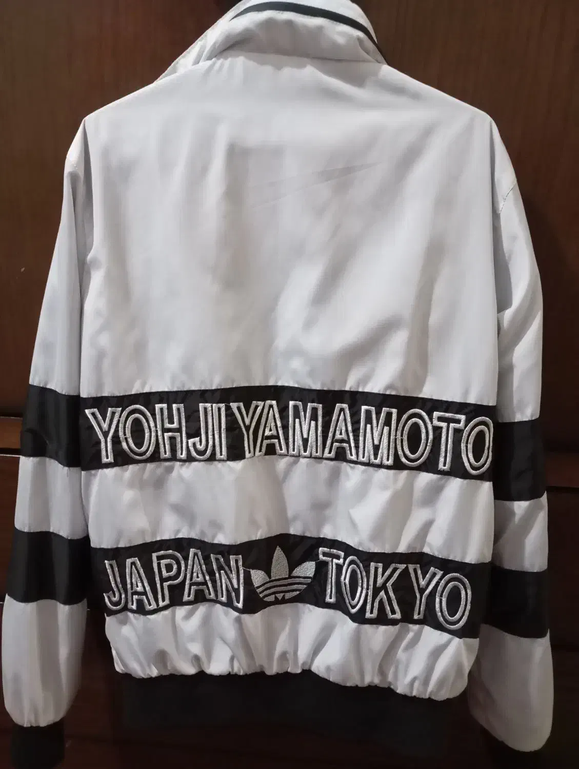 کاپشن|لباس|مشهد, ثامن|دیوار