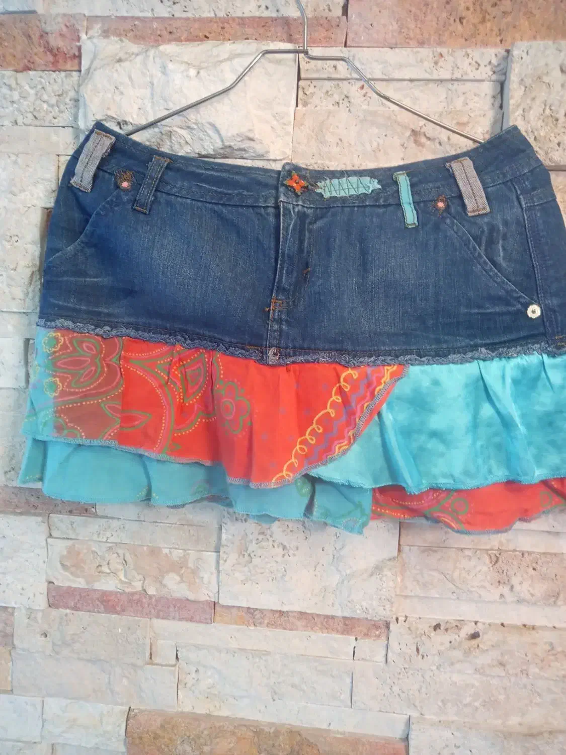 دامن و کراپ زنانه|لباس|رشت, آب و برق|دیوار