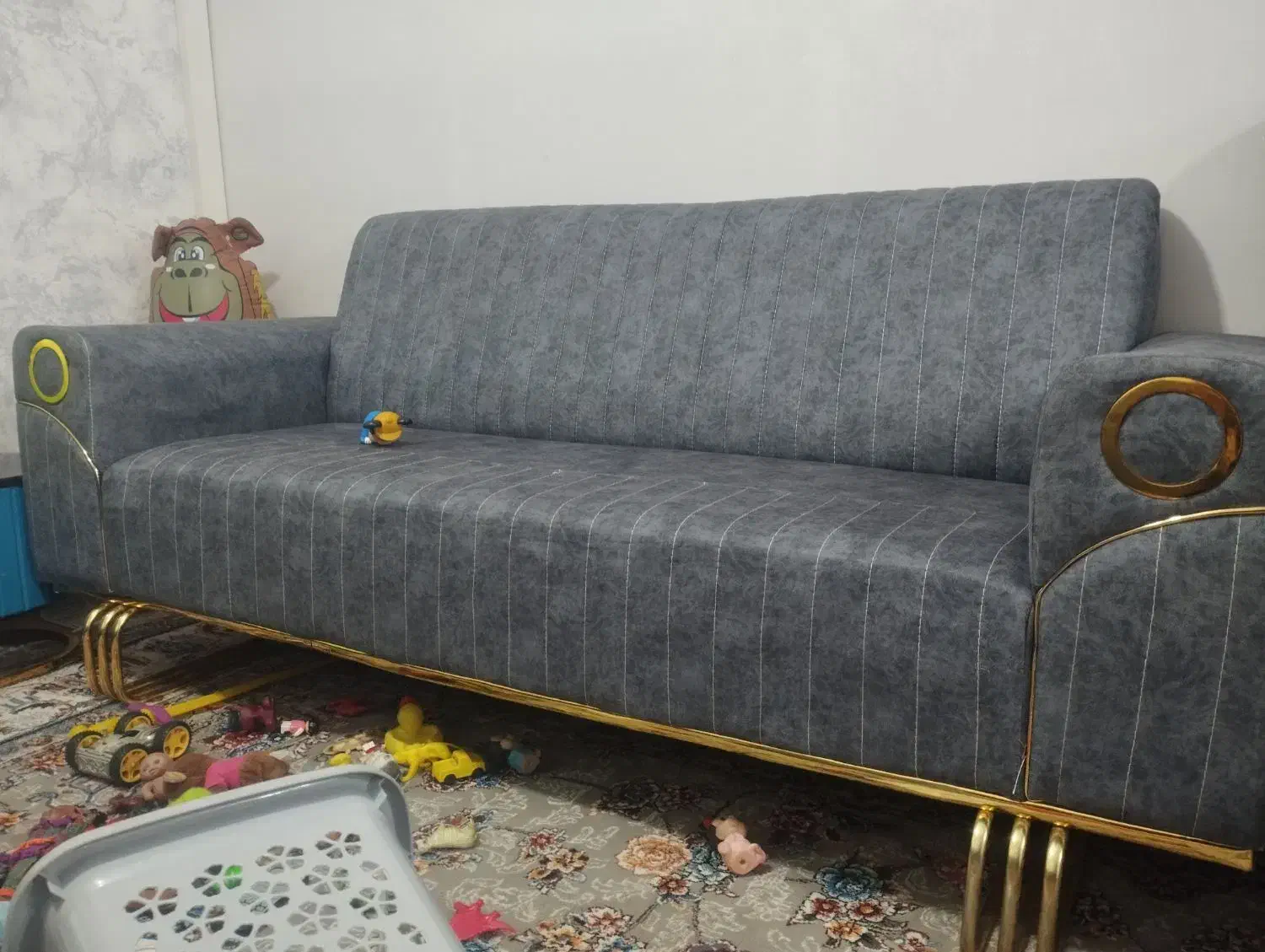 یک مبل 3نفره|مبلمان خانگی و میز عسلی|کاشمر, |دیوار