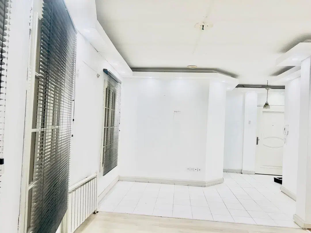 دفتر اداری بر اصلی خیابان مطهری اجاره و فروش|اجارهٔ دفتر کار، اتاق اداری، مطب|رشت, ساغری سازان|دیوار