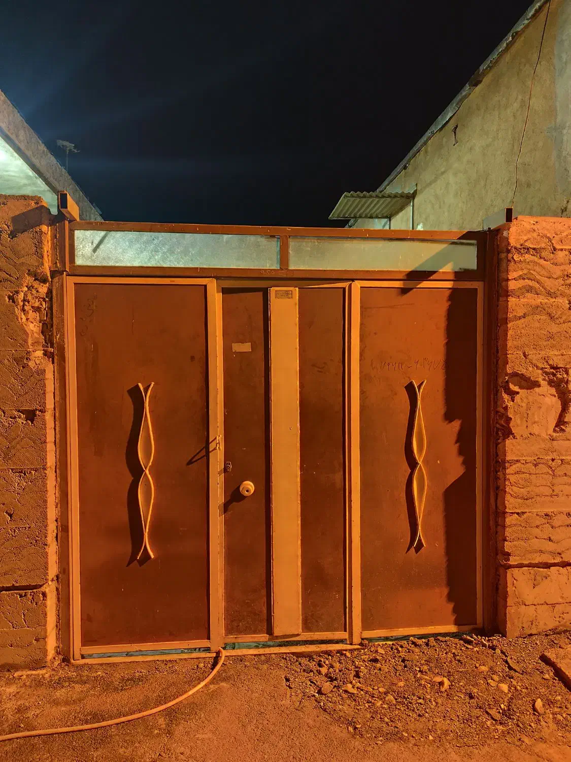 درب یه لنگه آهنی|مصالح و تجهیزات ساختمان|دره شهر, |دیوار