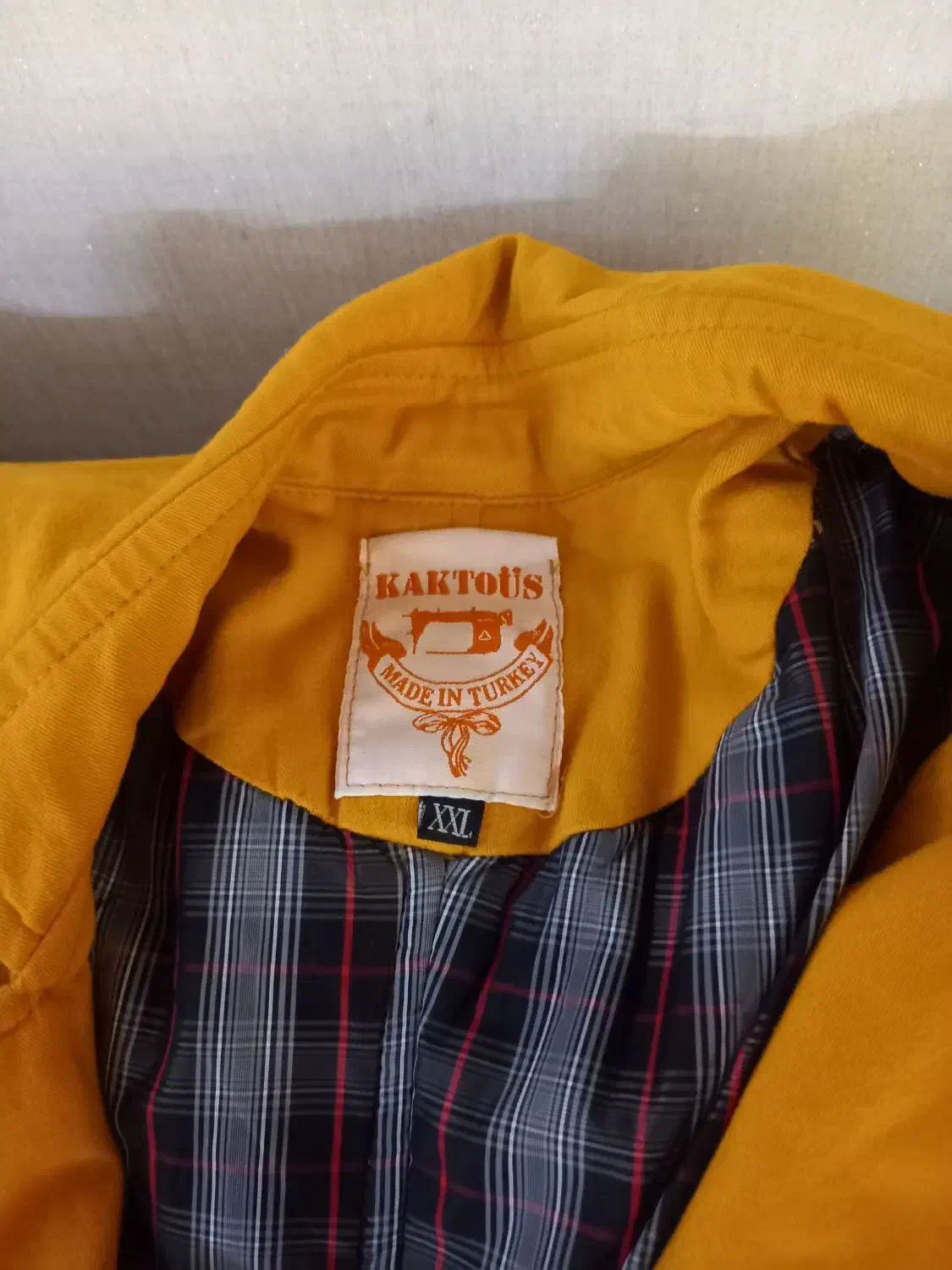 پالتو دو عدد گرم و سالم سایز ۳۸ تا ۴۰ سایز میشه|لباس|اصفهان, طامه|دیوار