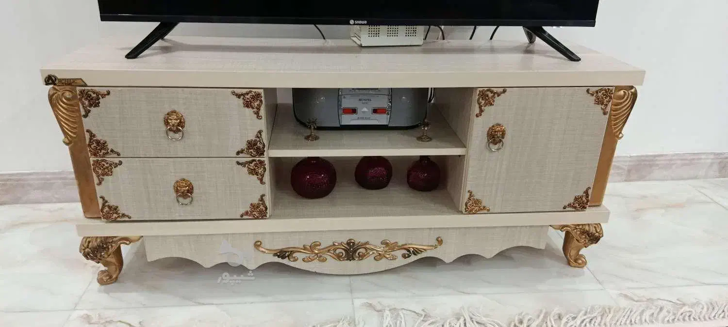 میزتلوزیون. تابلو فرش . تلوزیون .زیرتلوزیون.بالشت|بوفه، ویترین، کنسول|دهگلان, |دیوار