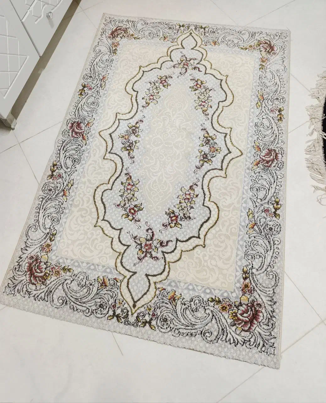 قالیچه سالم و تمیز|فرش|گناباد, |دیوار