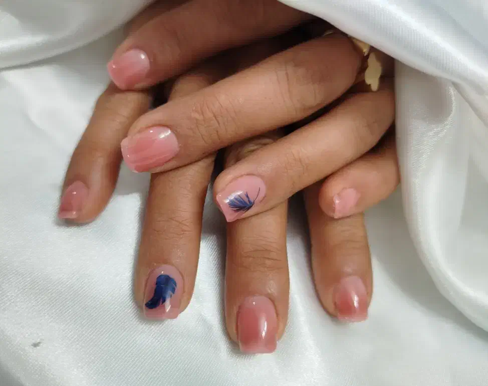 خدمات ناخن فقط 300|خدمات آرایشگری و زیبایی|نیشابور, مدرس|دیوار