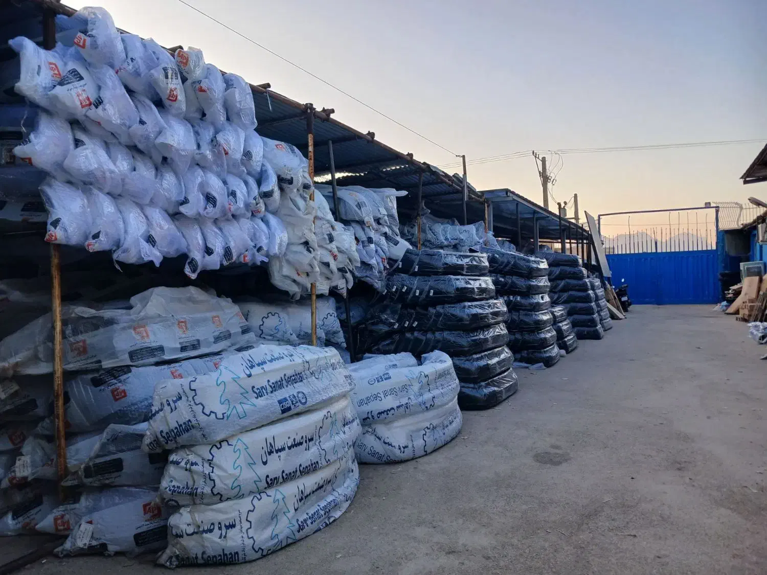 فروش سپر،چراغ،کاپوت،تودری وتمام قطعات بدنه|قطعات یدکی و لوازم جانبی|اصفهان, بهارستان|دیوار