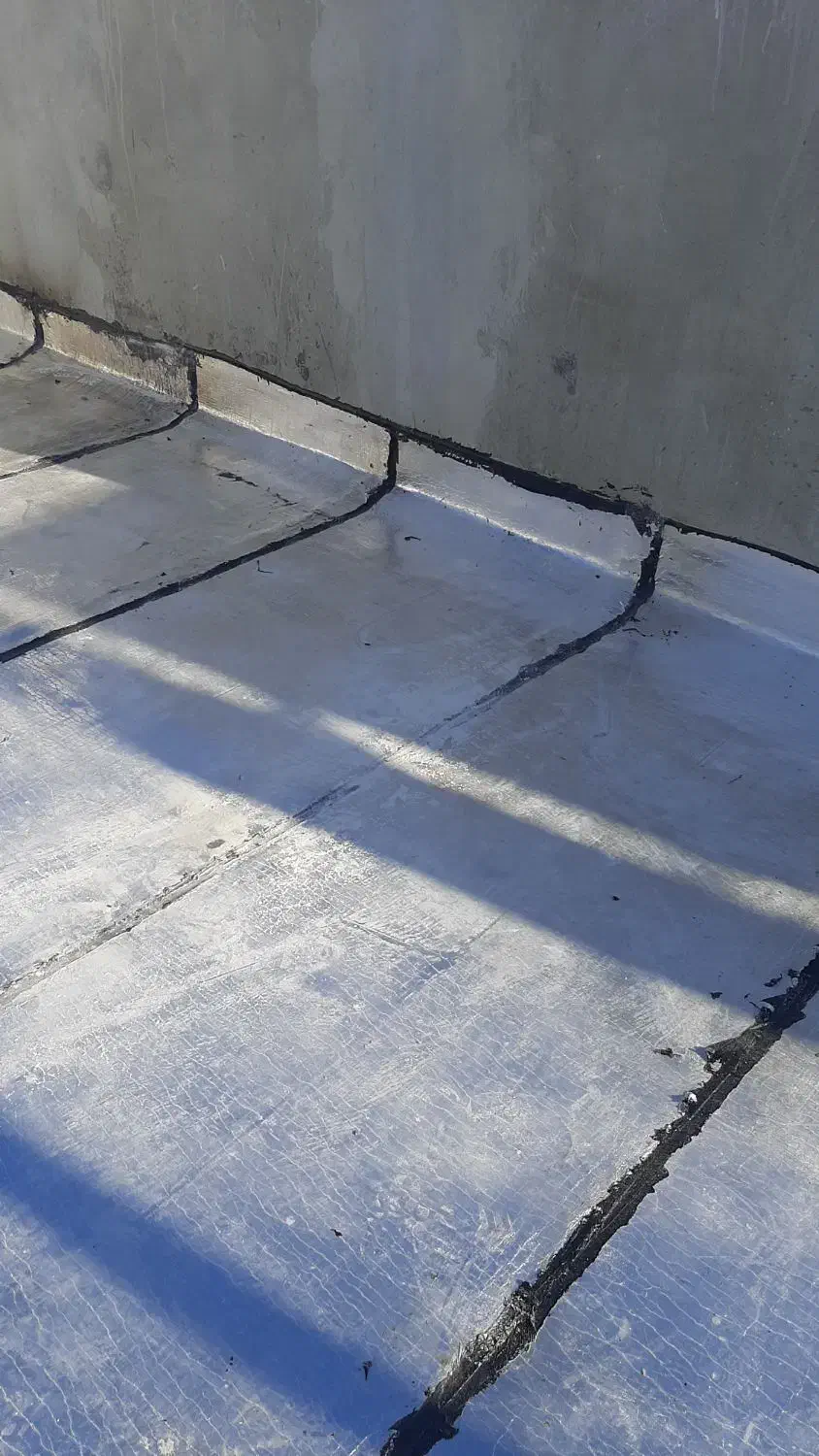 نصب ایزوگام وقیر وعایق مایع|خدمات پیشه و مهارت|بیرجند, |دیوار