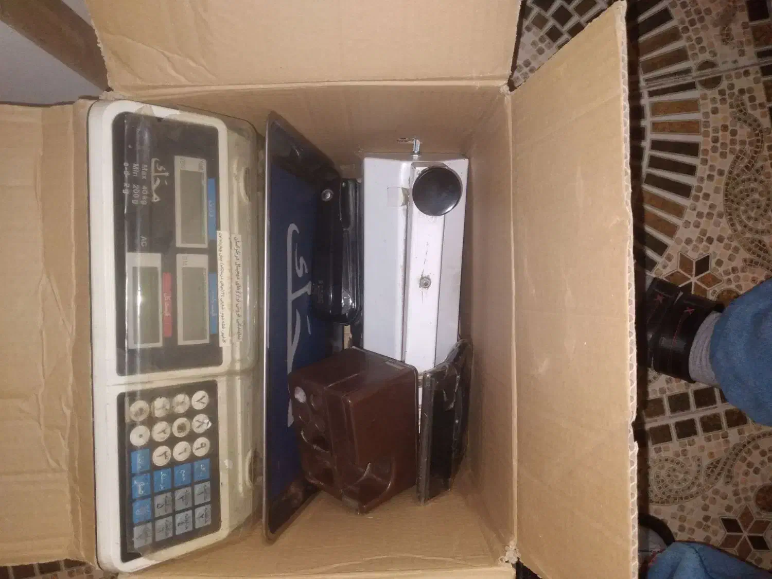 ویترین و کمد عطاری و اجیلی و ابزار فروشی تمیز|فروشگاه و مغازه|لاهیجان, شهرک فرهنگیان|دیوار