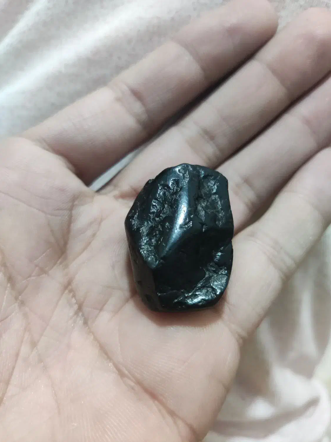 سنگ گوهر شبق|جواهرات|مشهد, ثامن|دیوار