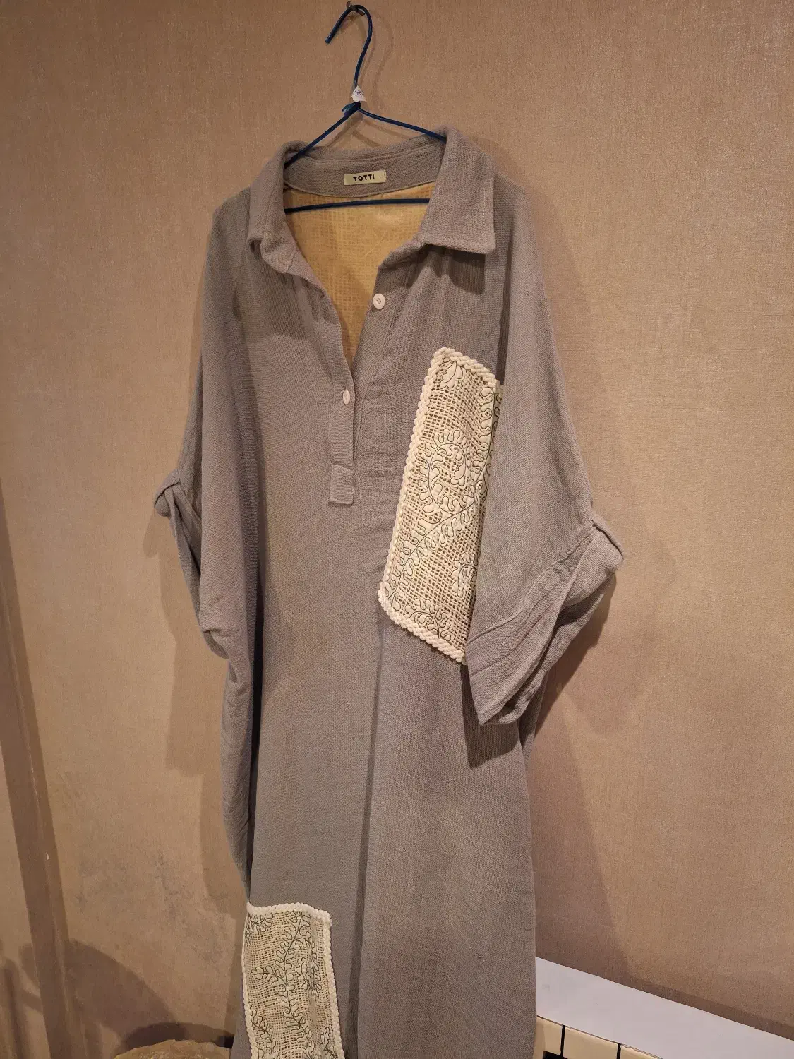 مانتوی پاییزه مزونی|لباس|شیراز, ملاصدرا|دیوار