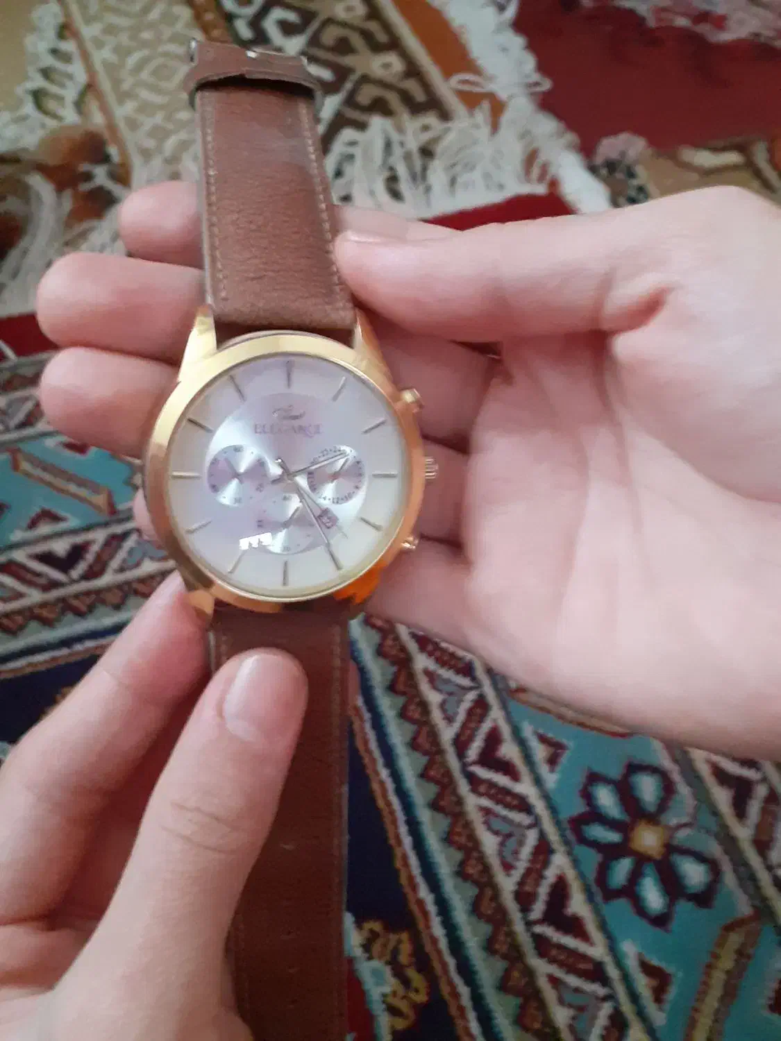 ساعت نو|ساعت|اسفراین, |دیوار