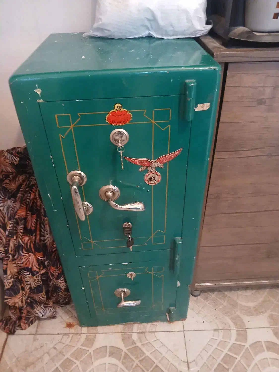 گاو صندوق|ابزارآلات|تبریز, |دیوار