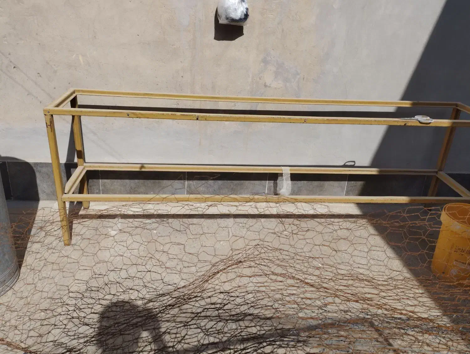 میز آهنی|میز و صندلی غذاخوری|زابل, |دیوار