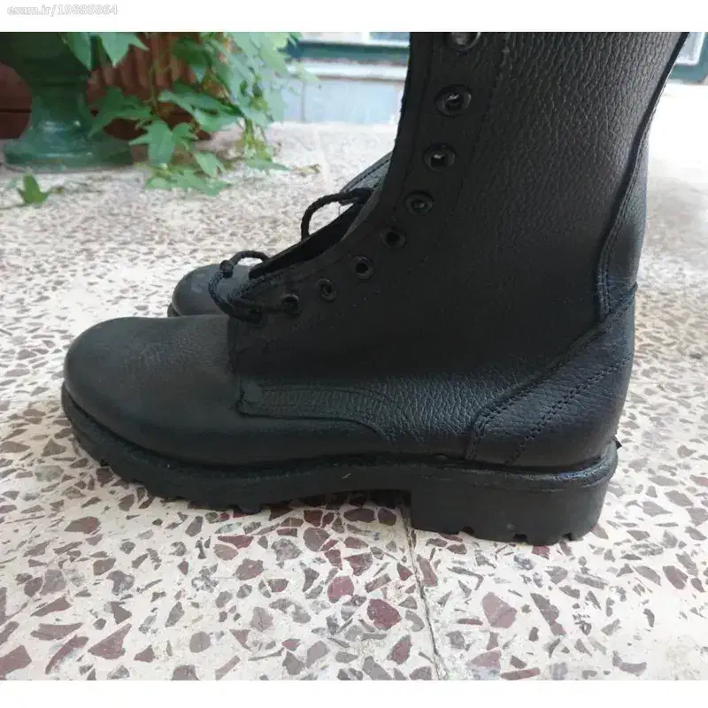 پوتین سربازی|کیف، کفش، کمربند|بندر دیر, |دیوار