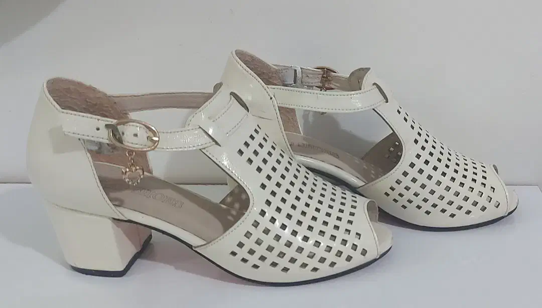 کفش دخترانه|کفش و لباس بچه|تربتحیدریه, شهید قرنی|دیوار