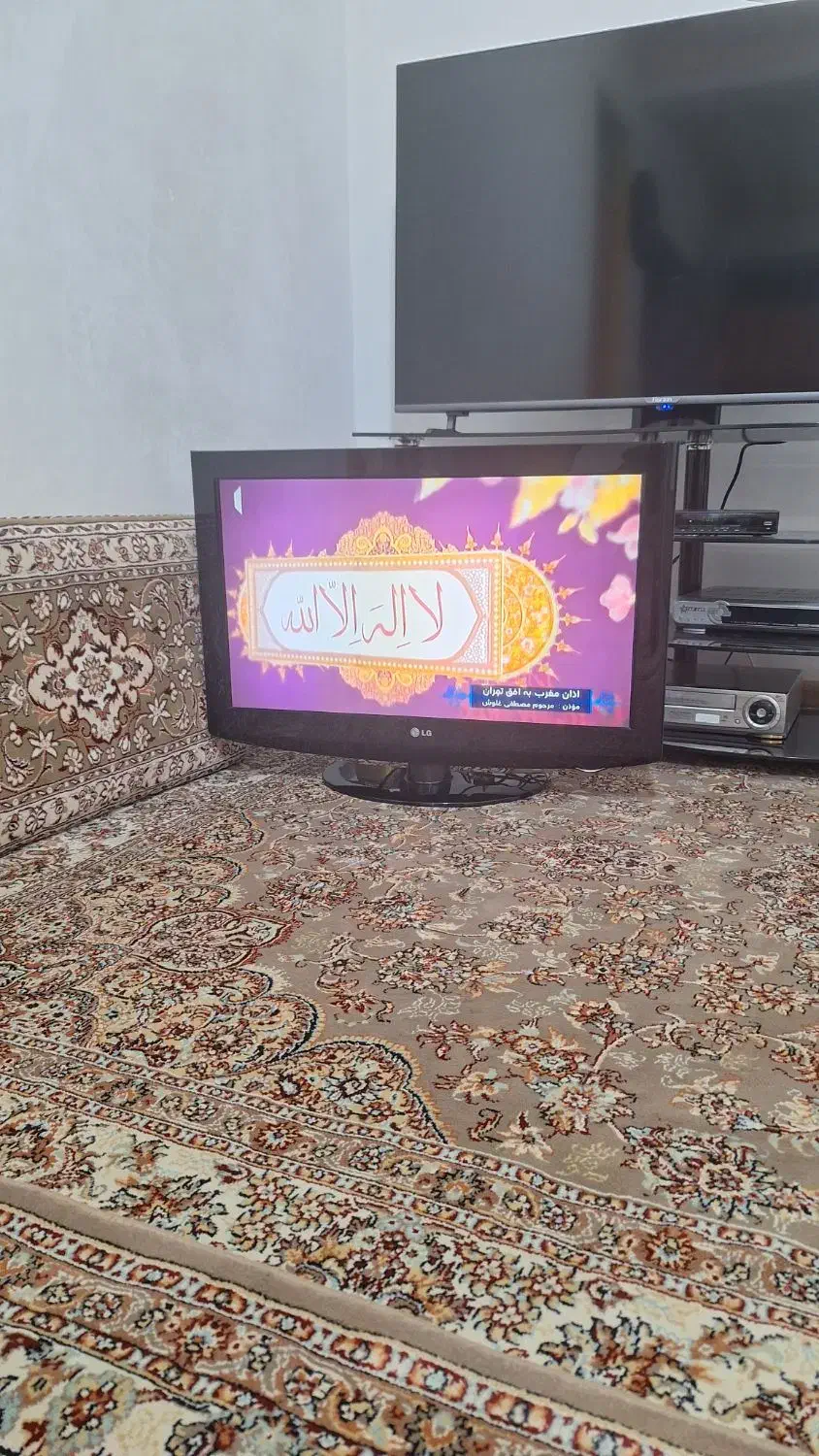 تلوزیون ال جی ۳۲ اینچ و سامسونگ|تلویزیون و پروژکتور|سنندج, |دیوار