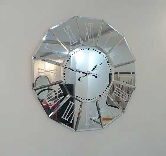 ساعت آیینه ای تمیز و سالم|ساعت دیواری و تزئینی|کرج, شهرک البرز ۳|دیوار