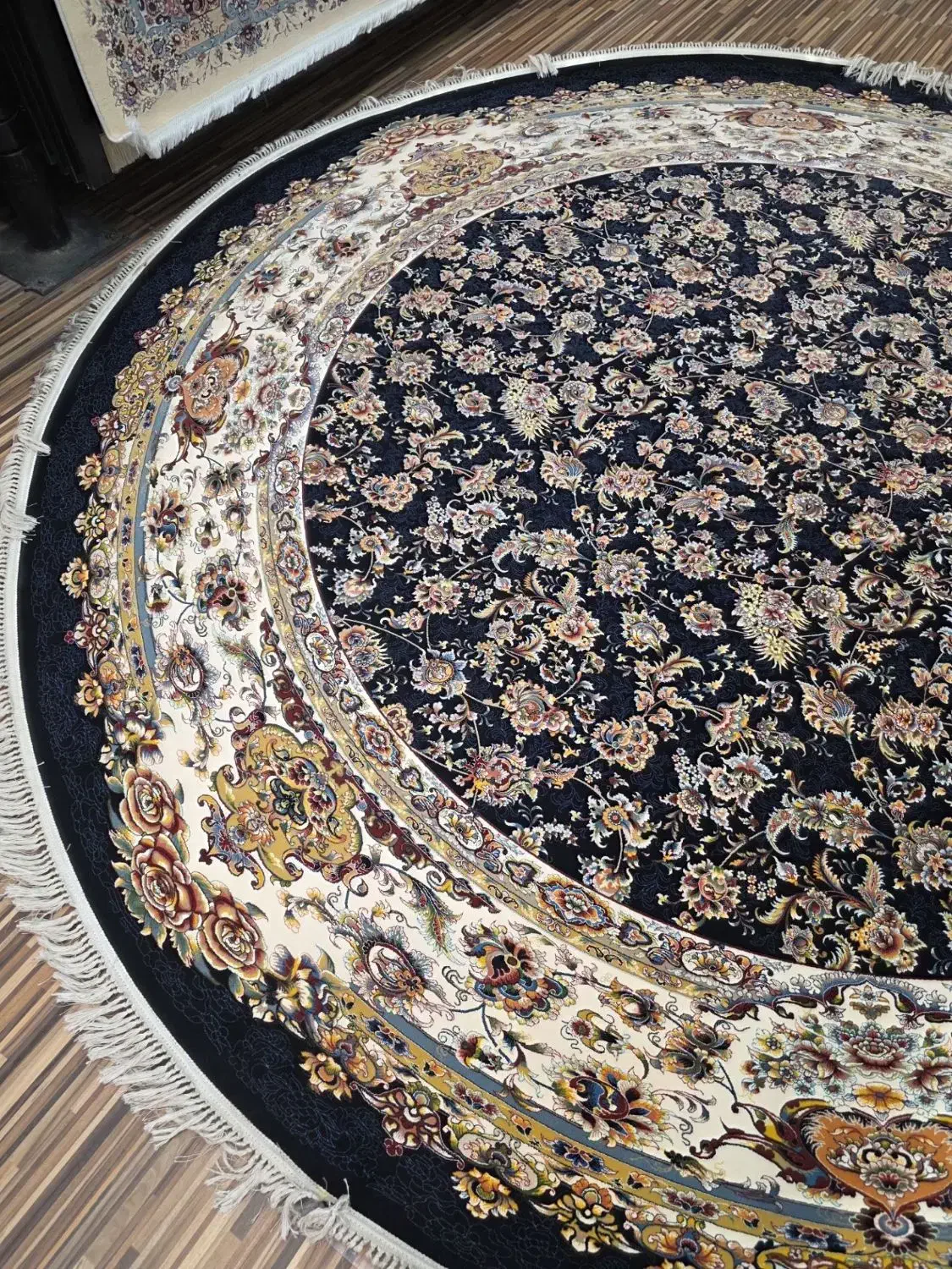 فرش گرد ۹متری|فرش|زنجان, |دیوار