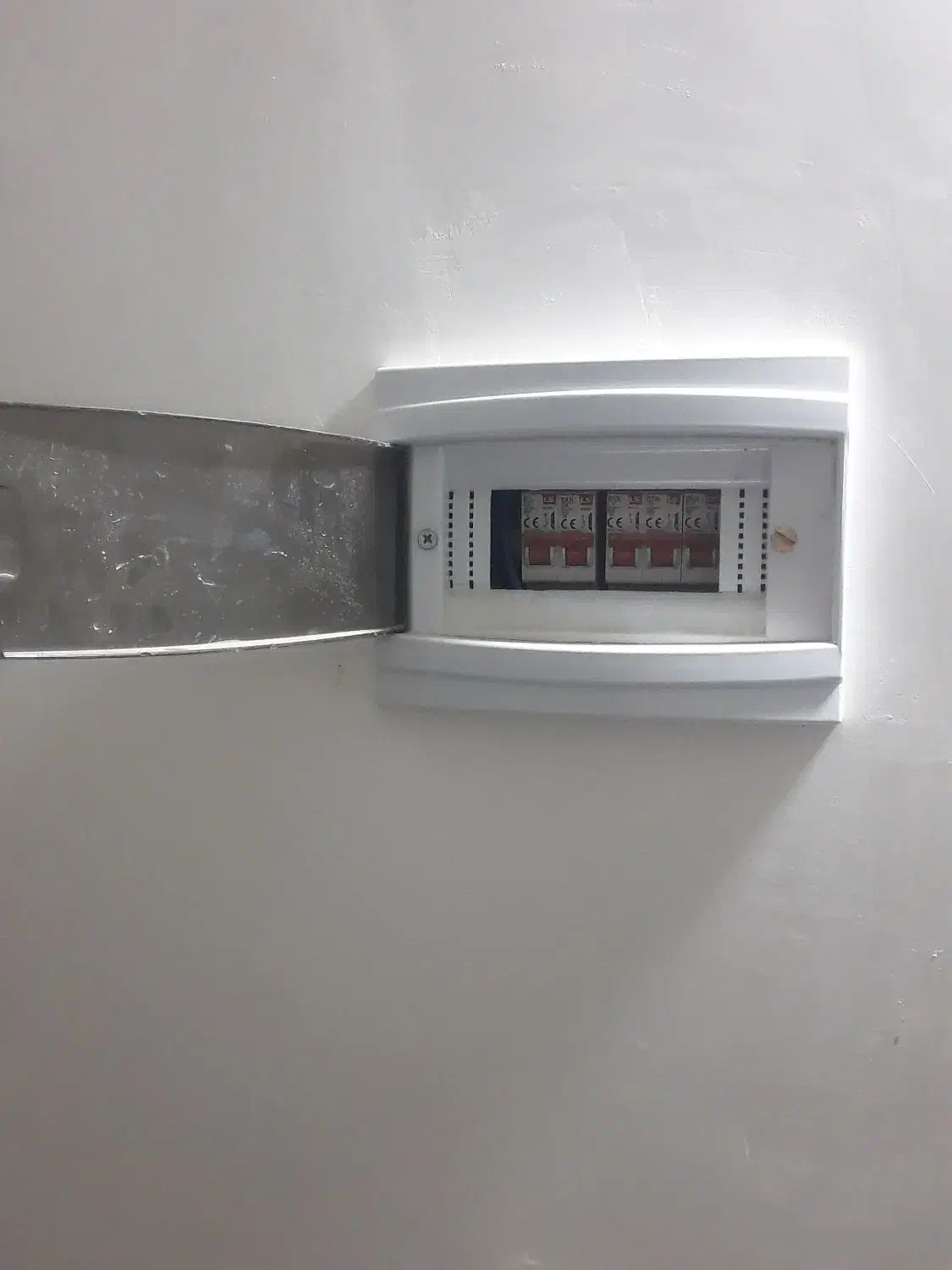 برق کشی ساختمان|خدمات پیشه و مهارت|داران, |دیوار