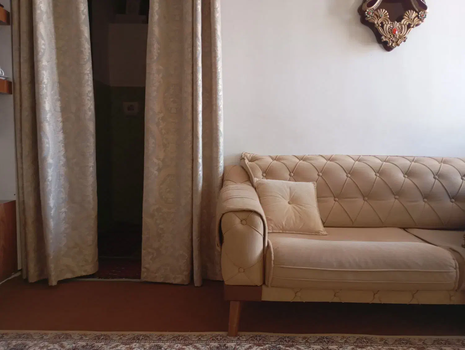 مبل|مبلمان خانگی و میز عسلی|گرمی, |دیوار