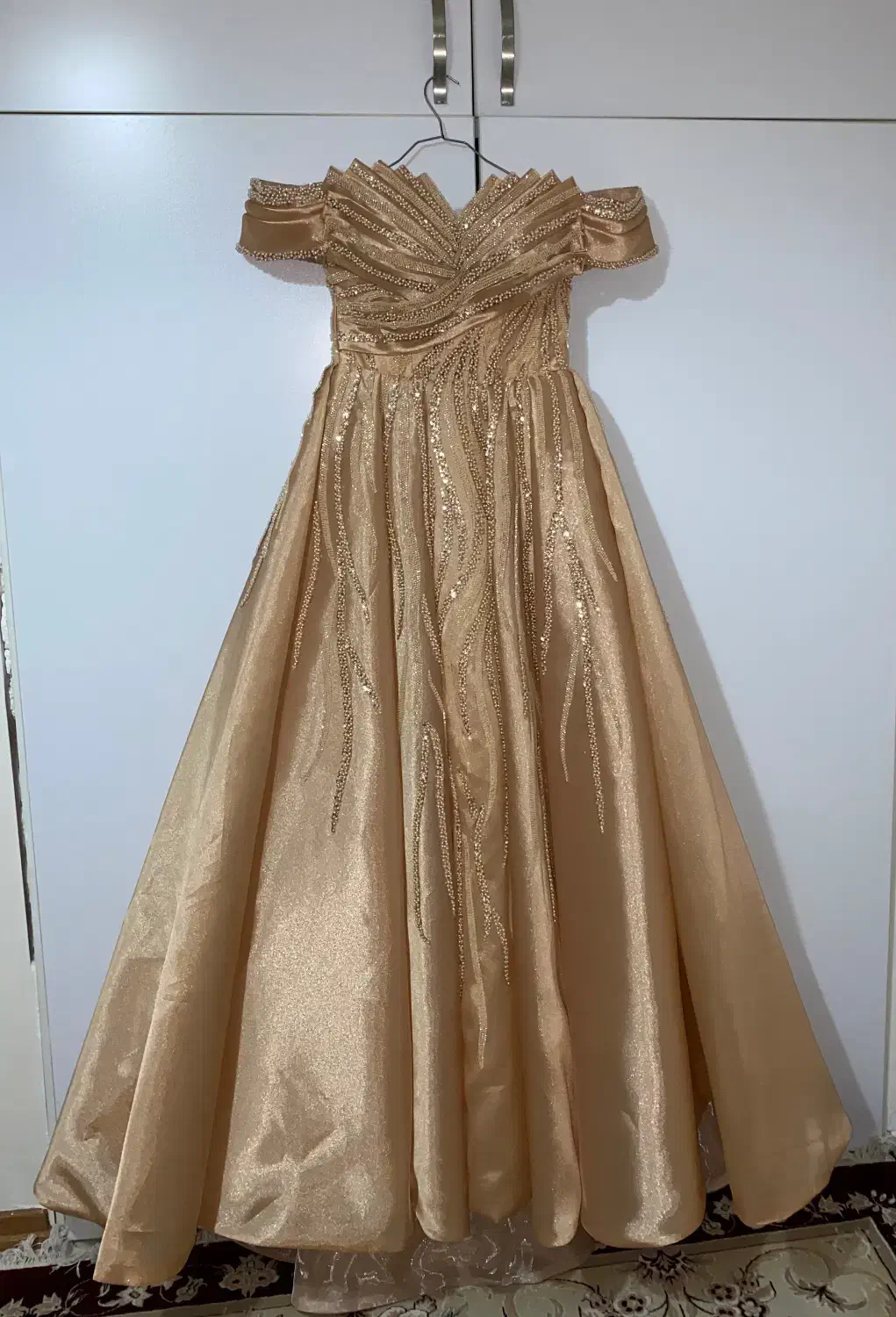 لباس مجلسی عروس و شنل و تاج و دست گل و شیفون|لباس|پردیس, فاز ۸|دیوار