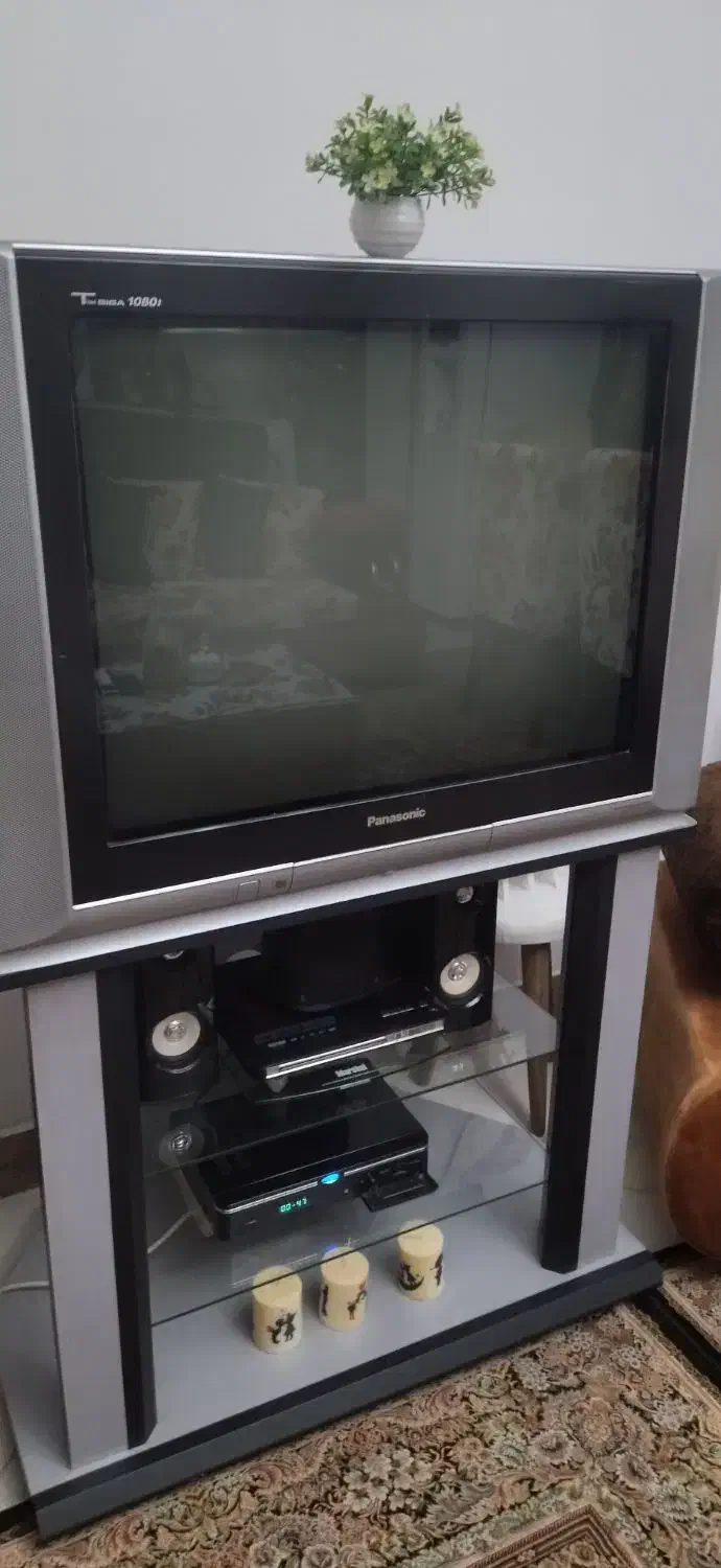 تلویزیون ۲۹ اینچ پاناسونیک همراه با میز تلویزبون|تلویزیون و پروژکتور|فردیس, شهرک ناز|دیوار
