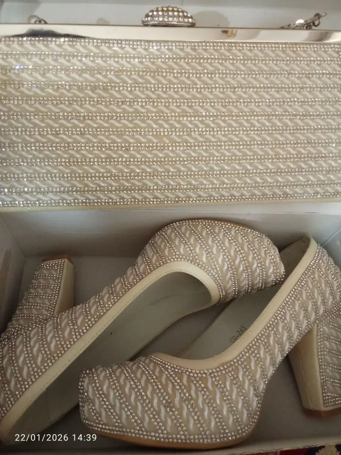 کیف و کفش ست|کیف، کفش، کمربند|باسمنج, |دیوار