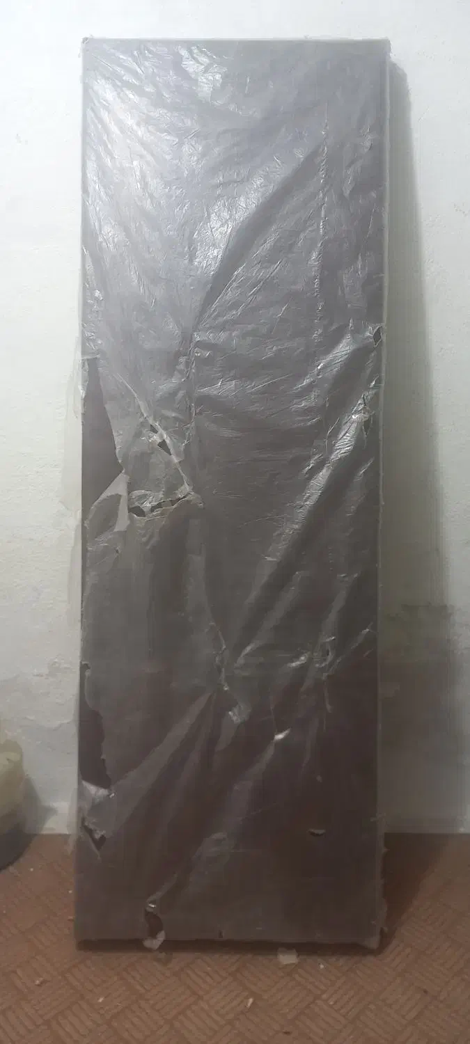 تخت آرایشگاه نو|آرایشگاه و سالنهای زیبایی|یزد, |دیوار