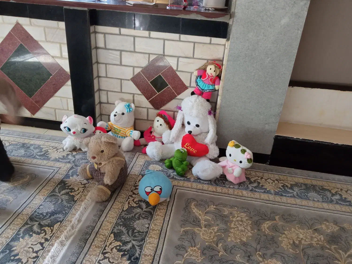 عروسک|اسباب‌بازی بچه|قروه, |دیوار