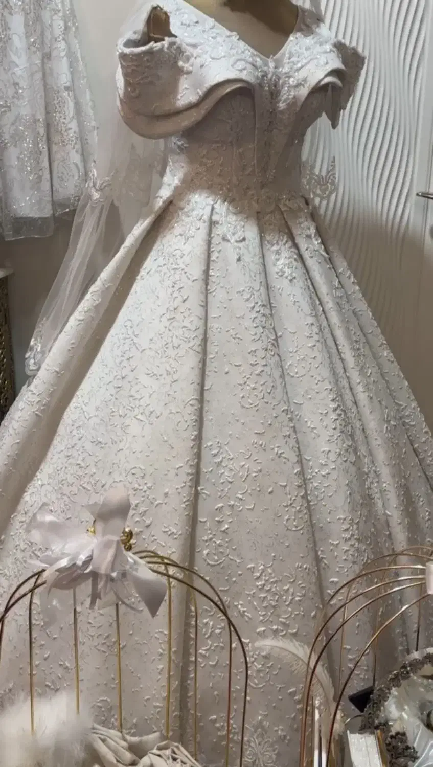 لباس عروس|لباس|تبریز, |دیوار