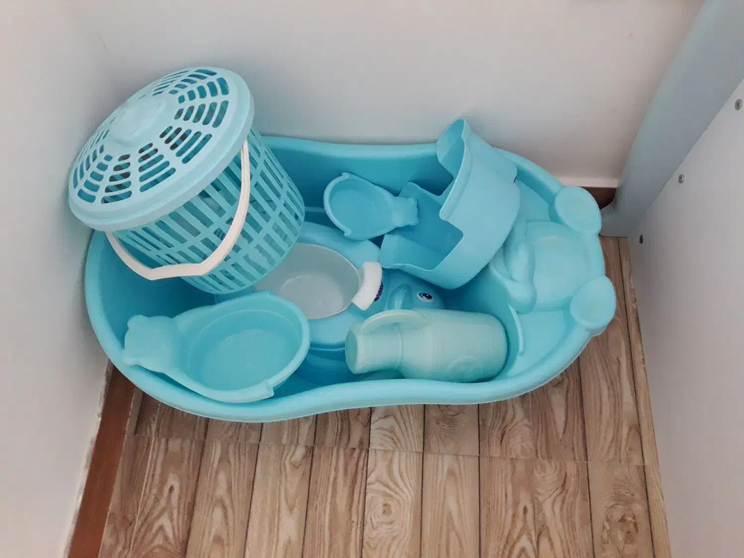 سرویس وان نوزاد|اسباب و اثاث بچه|صومعه‌سرا, |دیوار