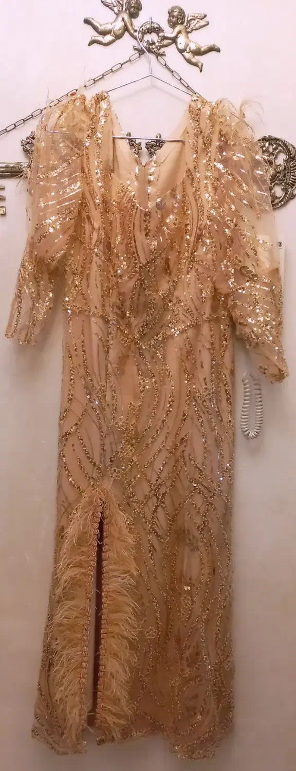 لباس مجلسی|لباس|باسمنج, |دیوار