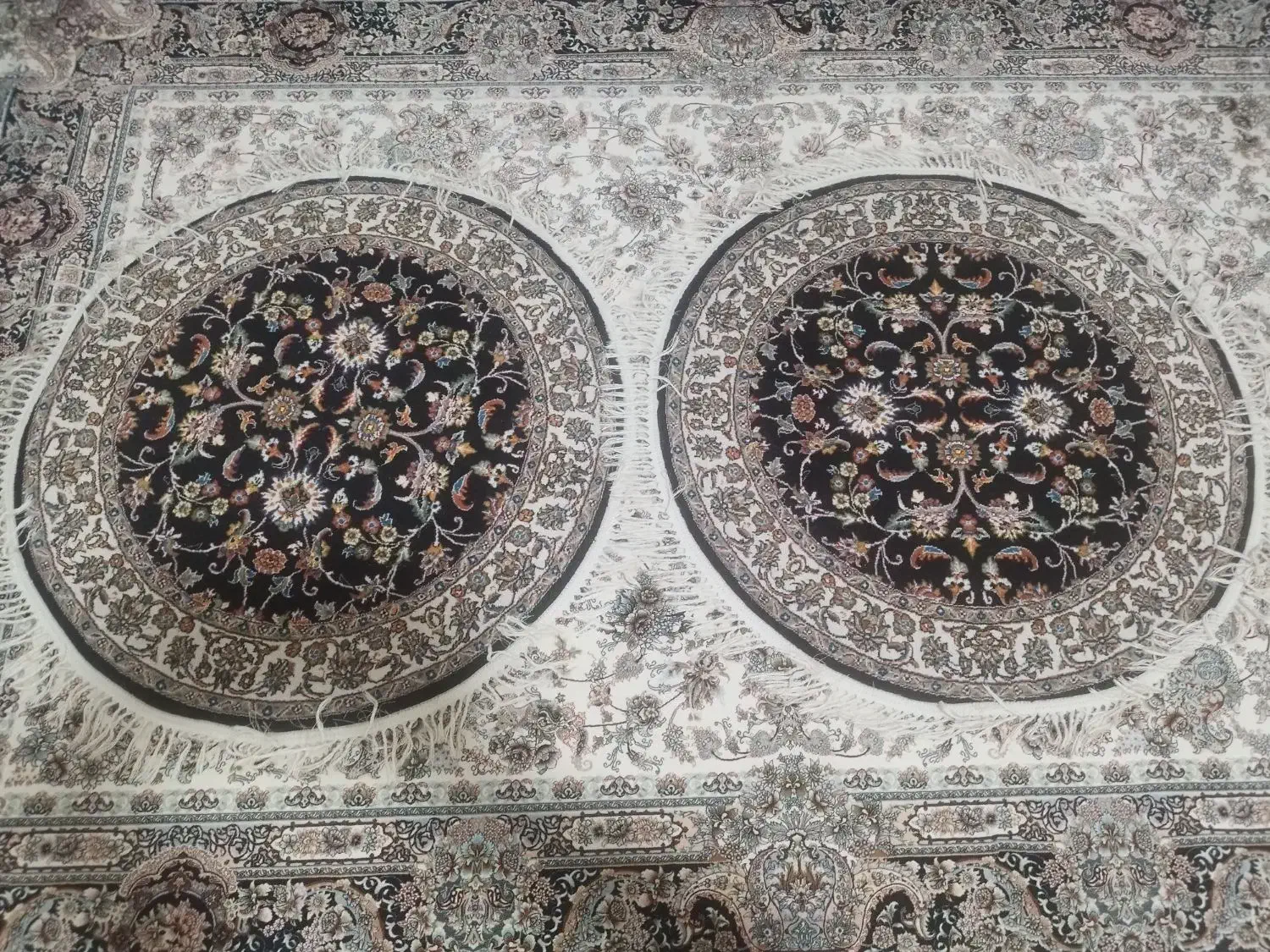 فرش گرد ۷۰۰ شانه قطر یک متر|فرش|رباطکریم, شهرک والفجر|دیوار