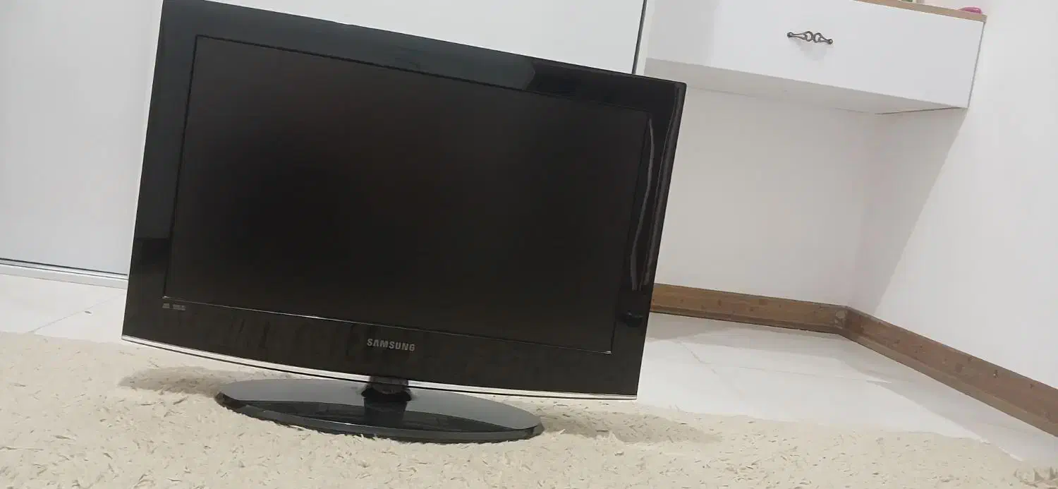 تلوزیون ۲۶ اینچ سامسونگ|تلویزیون و پروژکتور|صفادشت, |دیوار
