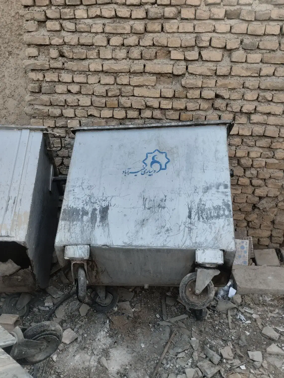 سطل اشغال دست دوم|لوازم نظافت|باقرشهر, |دیوار