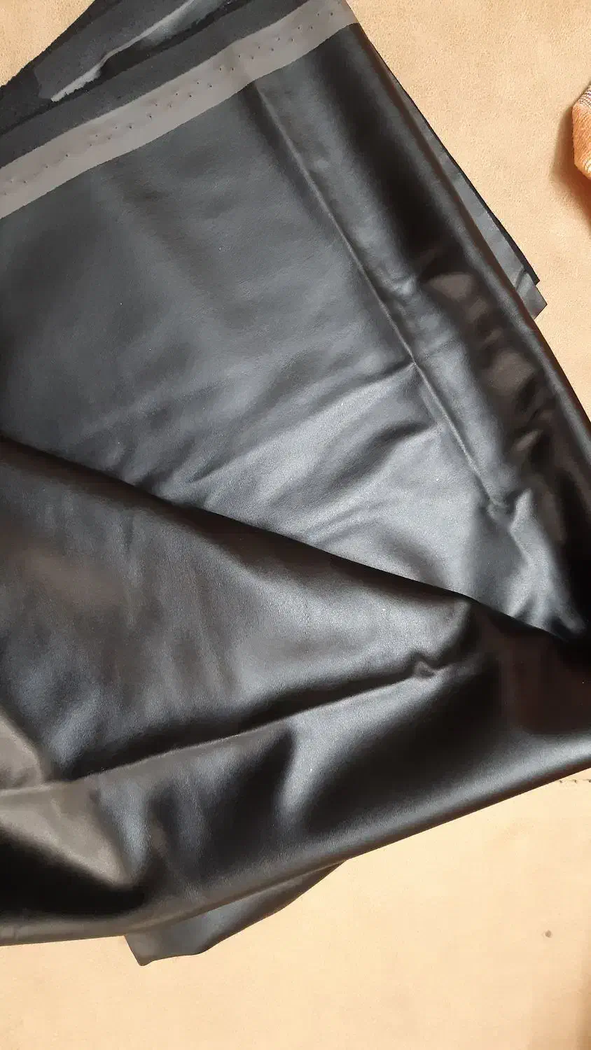 پارچه چرم مشکی|لوازم خیاطی و بافتنی|اسلام‌شهر, شهرک مفیدی|دیوار