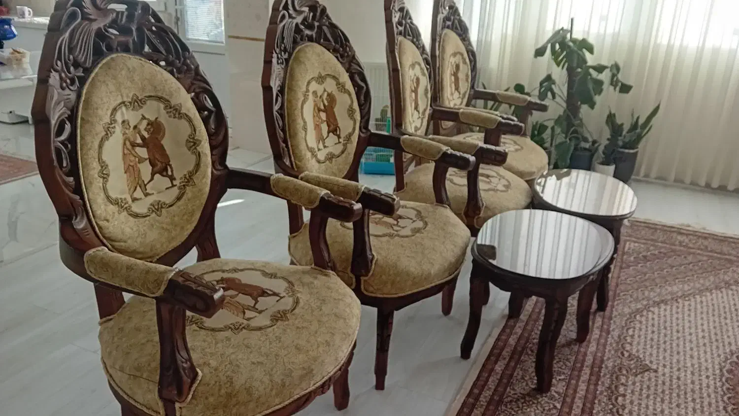 مبل سلطنتی|مبلمان خانگی و میز عسلی|خوی, |دیوار