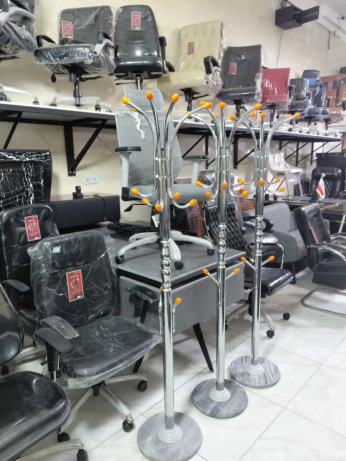 حراج کد۹۰۶۶چوب لباسی فلزی کمد کد ۴۳۲۰فلزی|مبلمان اداری|کرج, حصارک پایین|دیوار