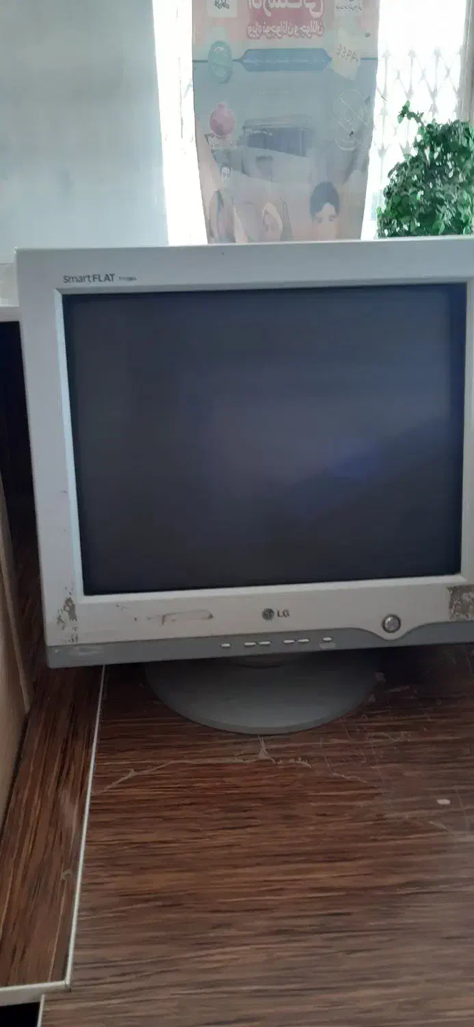 تعدادی ۲عدد مانیتور و۴عدد رم ریدر|قطعات و لوازم جانبی رایانه|زاهدان, |دیوار