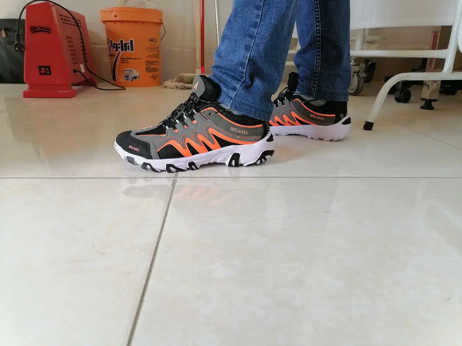 کفش اسپرت|کیف، کفش، کمربند|کازرون, |دیوار