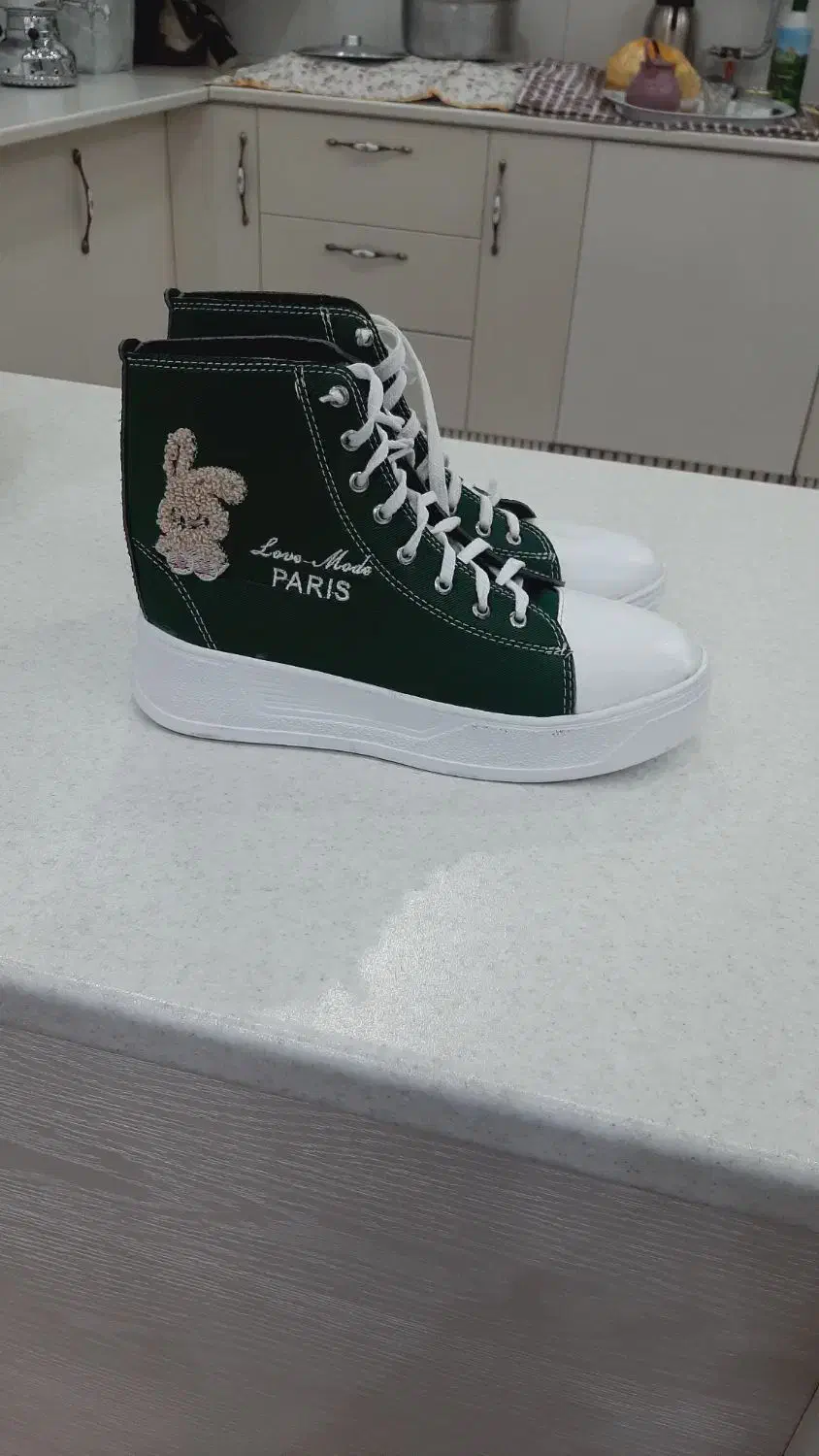 کتونی ساق بلند|کیف، کفش، کمربند|جوانرود, |دیوار